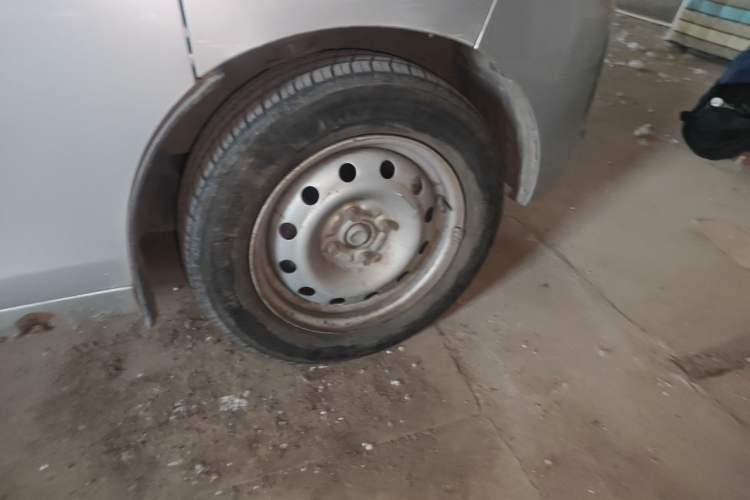 Used Karry Youyou 2012 1.2L Extended Standard Type I Right Front Wheel Hub
