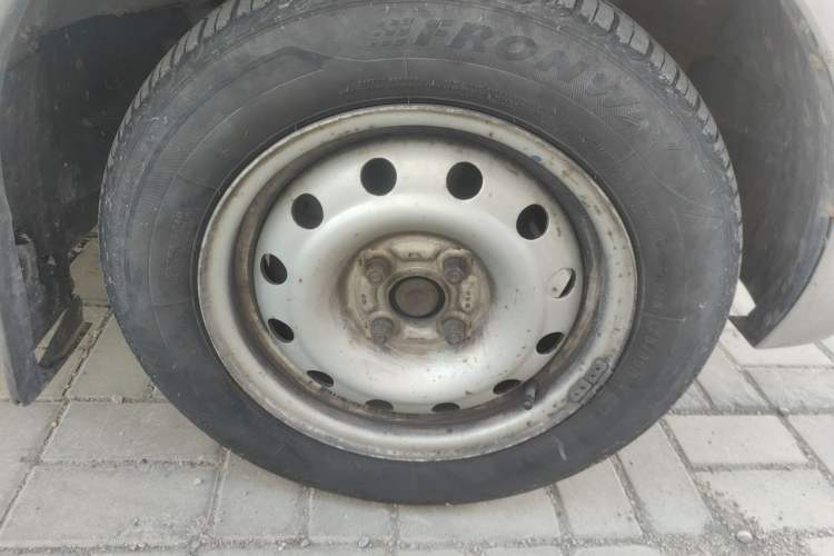 Used Karry Youyou  Right Front Wheel Hub
