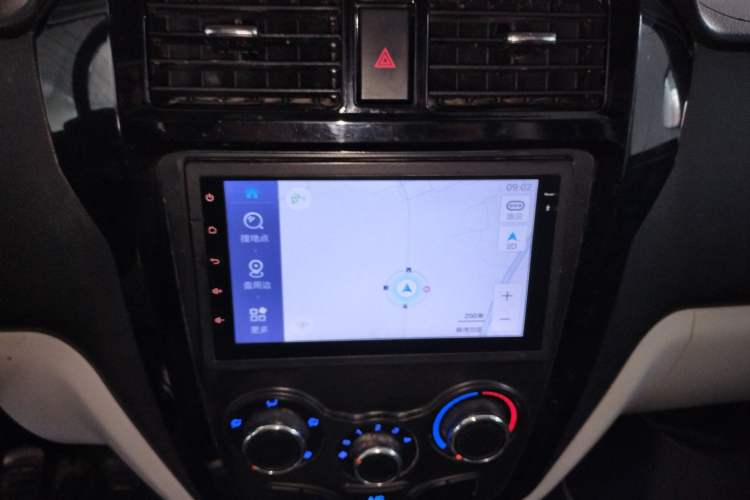 Used Karry Youyou 2018 1.2L Extended Cargo Van Standard Model 2 Seats Audio And AC Panel
