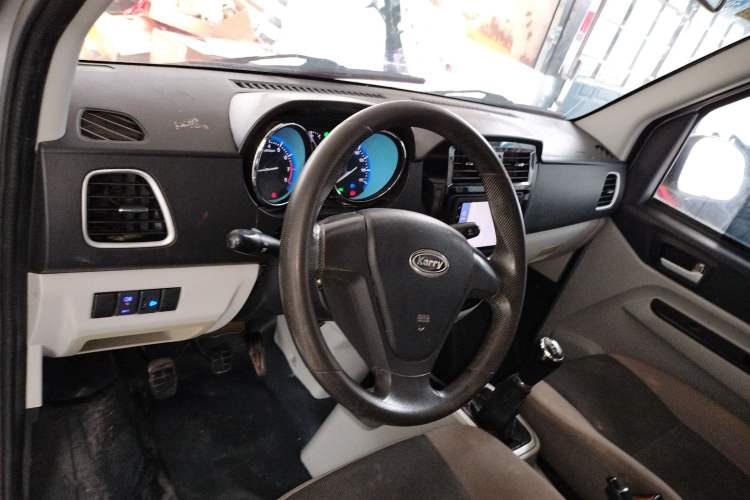 Used Karry Youyou 2018 1.2L Extended Cargo Van Standard Model 2 Seats Center Console