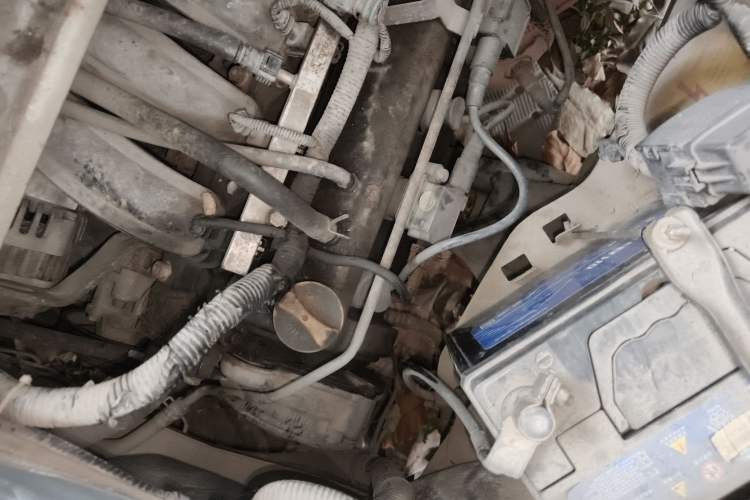Used Karry Youyou 2018 1.2L Extended Cargo Van Standard Model 5 Seats Engine Bay Right