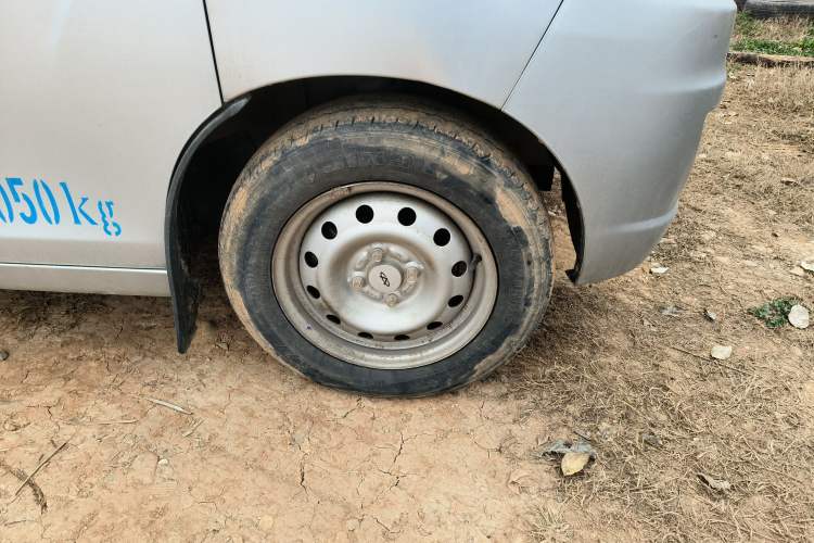 Used Karry Youyou EV 2018 34 kWh Standard Version Right Front Wheel Hub