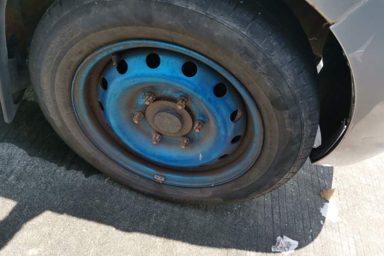 Used Karry Youyou EV 2019 Revised Version Comfortable Type SQR5032 Right Front Wheel Hub
