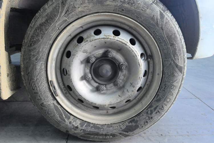 Used Karry Youyou EV 2019 Revised Version Comfortable Type SQR5032 Right Front Wheel Hub