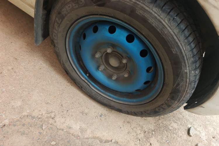 Used Karry Youyou EV 2019 Revised Version Comfortable Type SQR5032 Right Front Wheel Hub