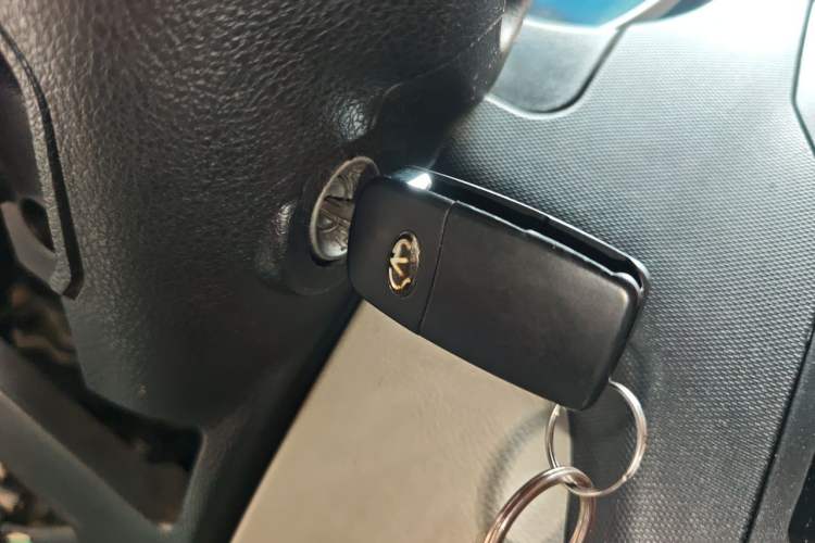 Used Karry Youyou EV 2019 Revised Version Comfortable Type SQR5032 Vehicle Key