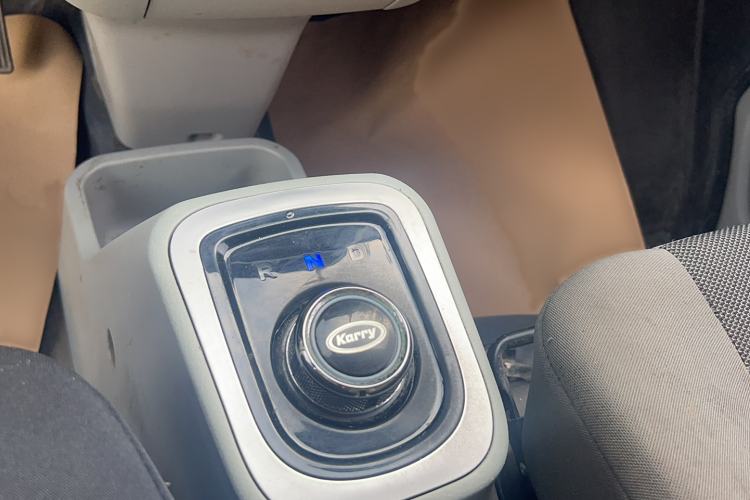 Used Karry Youyou EV 2020 Van Model SQR5037 Gear Lever