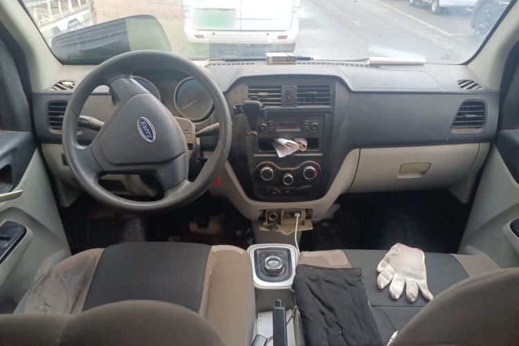 Used Karry Youyou EV 2020 Van Model SQR5037 Center Console