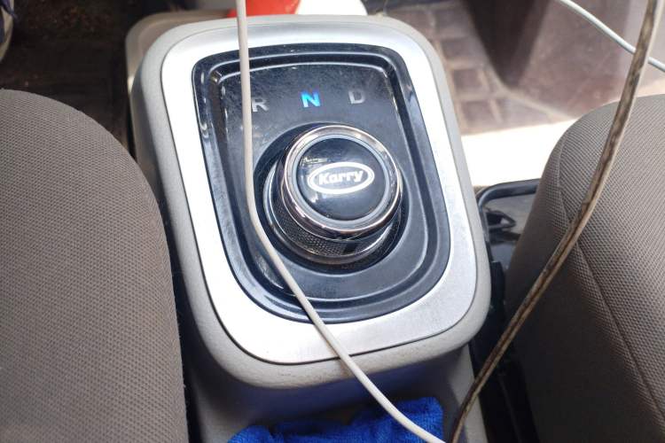 Used Karry Youyou EV 2021 Van Model SQR5037 Gear Lever