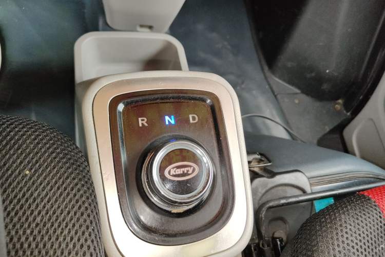 Used Karry Youyou EV 2021 Van Model SQR5032 Gear Lever