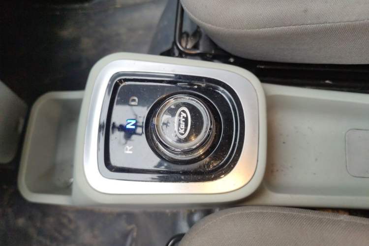 Used Karry Youyou EV 2021 Van Model SQR5037 Gear Lever