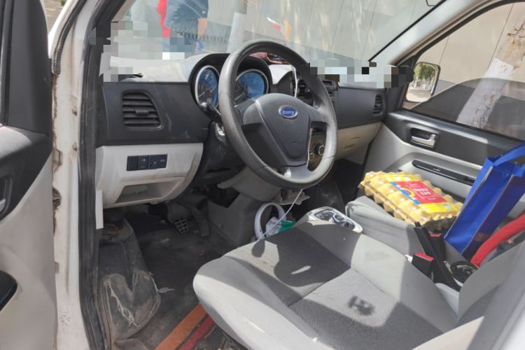 Used Karry Youyou EV 2021 Van Model SQR5037 Center Console