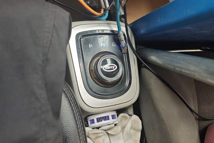 Used Karry Youyou EV 2021 Van Model SQR5037 Gear Lever