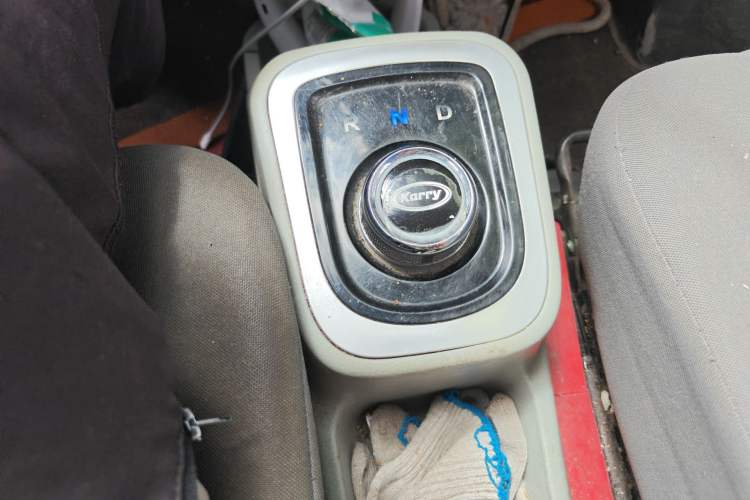Used Karry Youyou EV 2021 Van Model SQR5037 Gear Lever