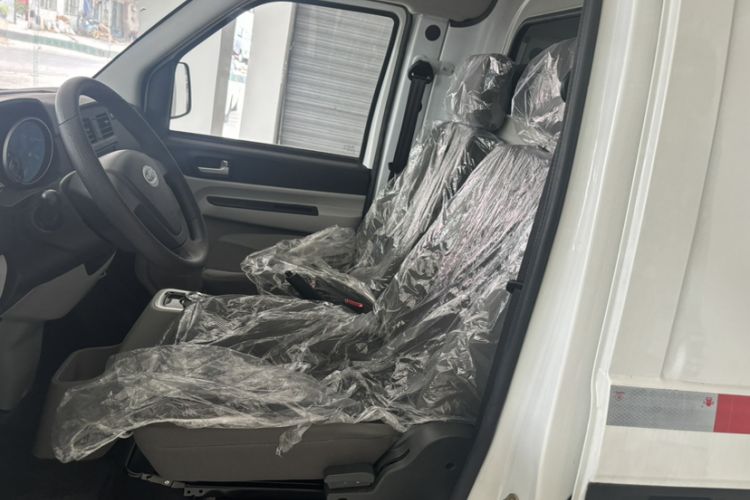 Used Karry Youyou EV 2021 Van Model SQR5037 Interior 4