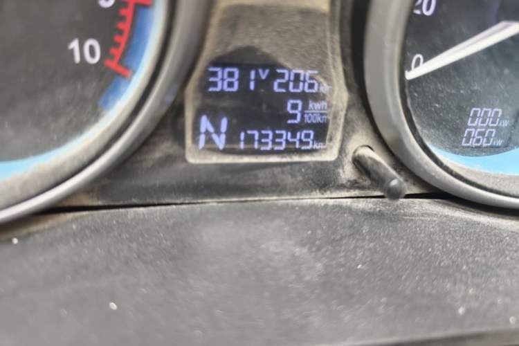 Used Karry Youyou EV 2021 Van SQR5039 Odometer Close Up