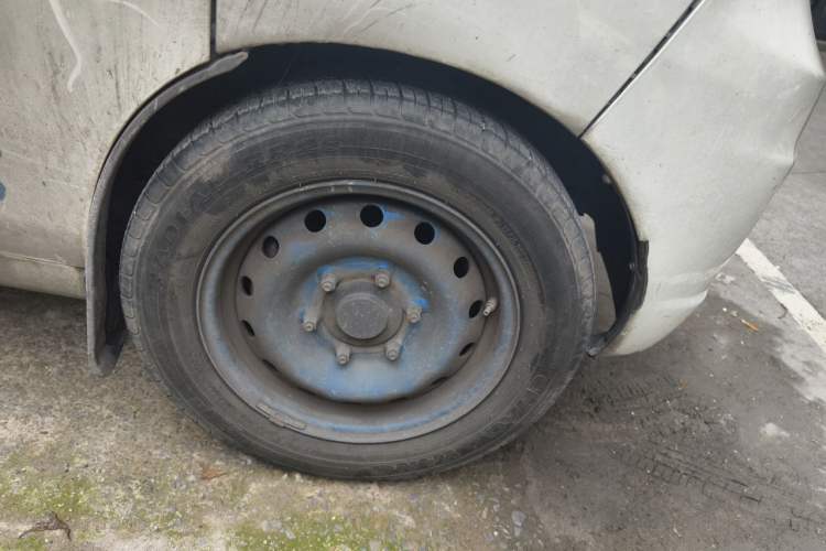 Used Karry Youyou EV 2021 Van SQR5039 Right Front Wheel Hub