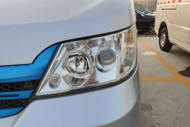 Used Karry Youyou EV 2022 SQR5037 Comfort-Style Van Left Front Headlight