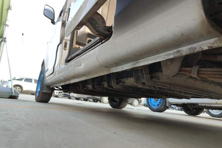 Used Karry Youyou EV 2022 SQR5037 Comfort-Style Van Left Side Sill