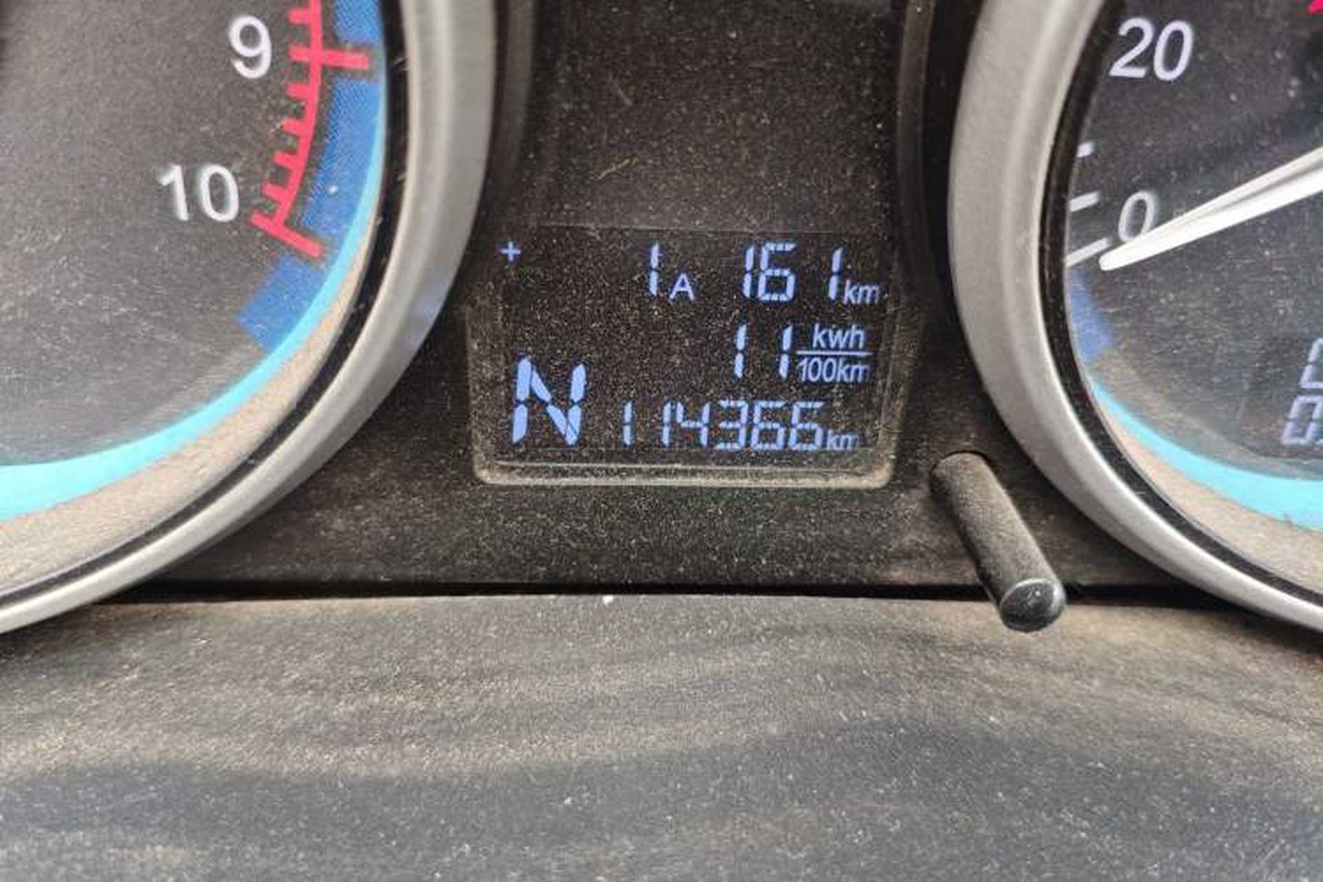 Used Karry Youyou EV 2022 SQR5037 Comfort-Style Van Odometer Close Up