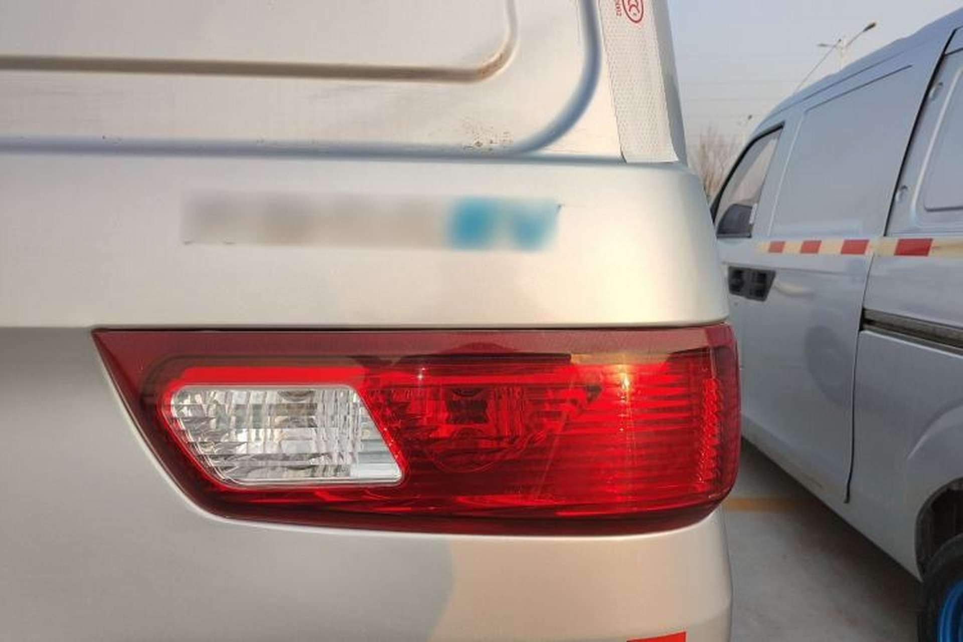Used Karry Youyou EV 2022 SQR5037 Comfort-Style Van Right Rear Taillight