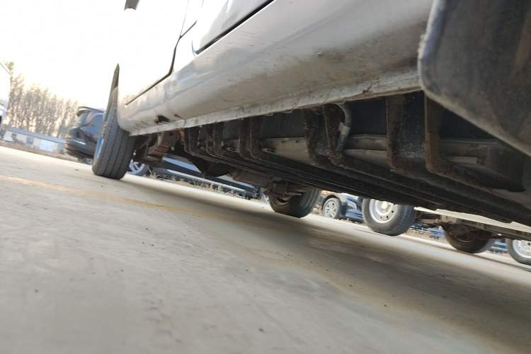 Used Karry Youyou EV 2022 SQR5037 Comfort-Style Van Right Side Sill