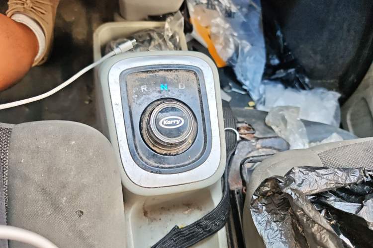 Used Karry Youyou EV 2022 SQR5037 Comfort-Style Van Gear Lever
