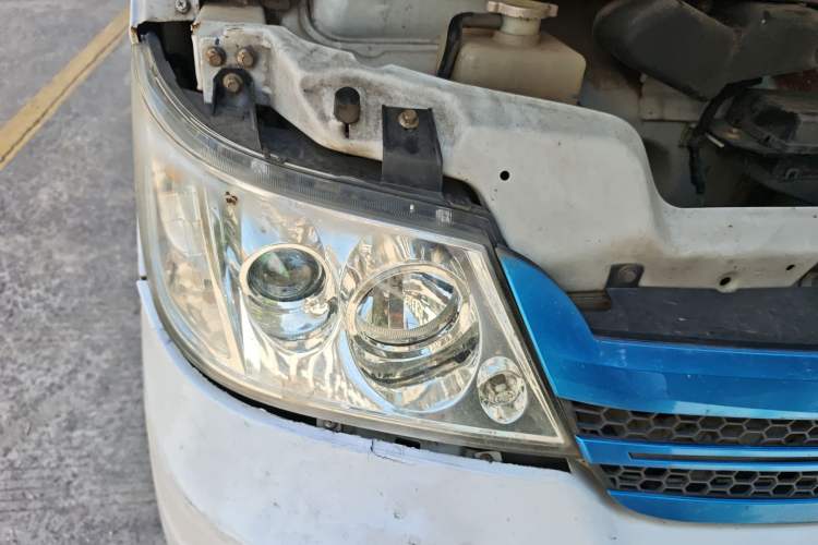 Used Karry Youyou EV 2022 SQR5037 Comfort-Style Van Right Front Headlight