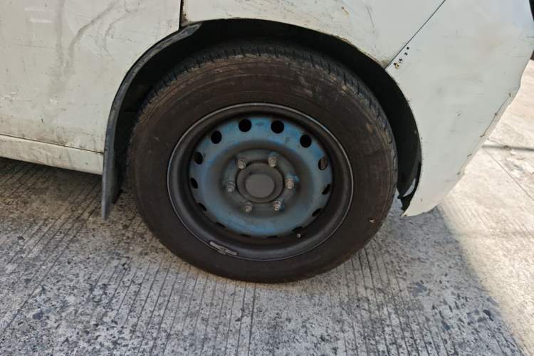 Used Karry Youyou EV 2022 SQR5037 Comfort-Style Van Right Front Wheel Hub