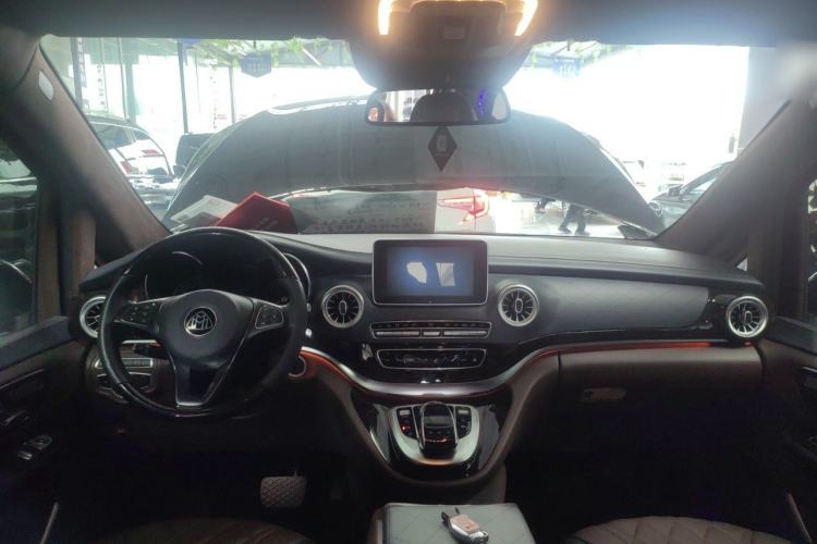 Used Karson V-Class 2017 V 260 L High-Roof Hongyun Center Console