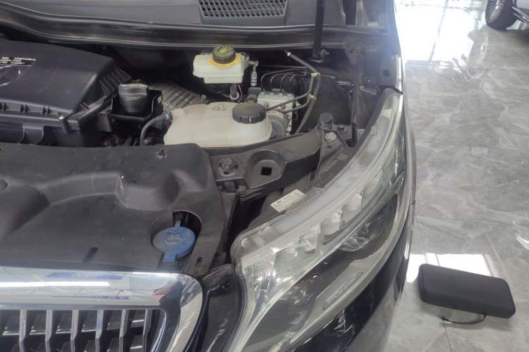 Used Karson V-Class 2017 V 260 L High-Roof Hongyun Engine Bay Left