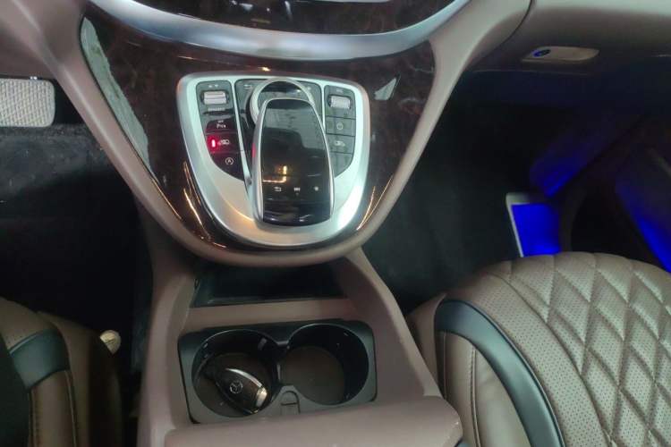 Used Karson V-Class 2017 V 260 L High-Roof Hongyun Gear Lever