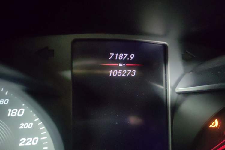 Used Karson V-Class 2017 V 260 L High-Roof Hongyun Odometer Close Up