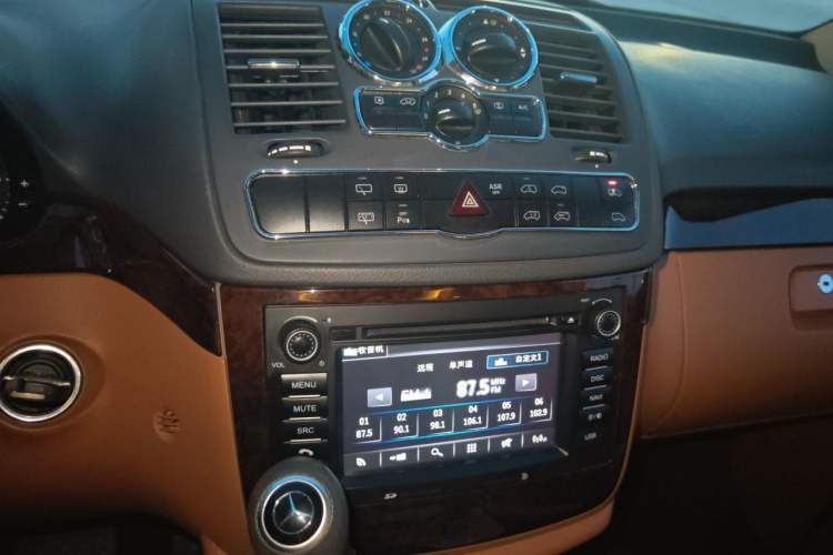 Used Karson Vito 2015 C7 3.0L Business & Luxury Class C Model Upgraded Version Audio And AC Panel