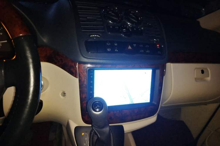 Used Karson Vito 2015 C7 3.0L Business & Luxury Model Variant C Audio And AC Panel