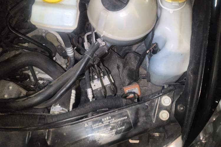 Used Karson Vito 2015 C7 3.0L Business & Luxury Model Variant C Engine Bay Left