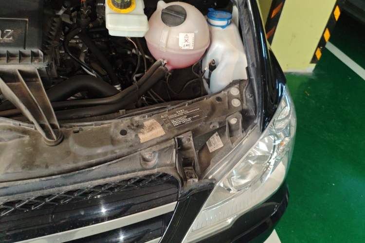 Used Karson Vito 2015 C7 3.0L Commercial Standard Model Engine Bay Left