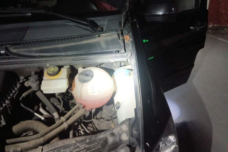 Used Karson Vito 2015 C7 3.0L Commercial Standard Model Engine Bay Left