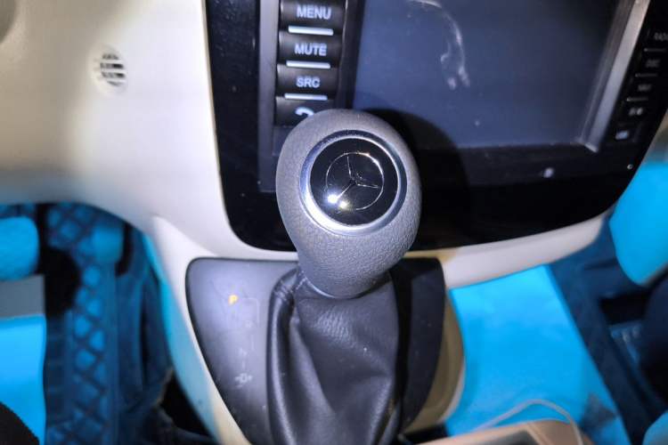 Used Karson Vito 2015 C7 3.0L Business & Luxury Model Variant C Gear Lever