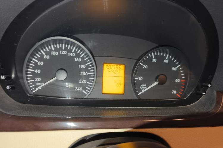 Used Karson Vito  Odometer Close Up