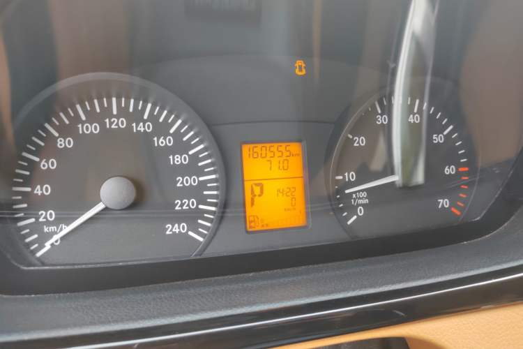 Used Karson Vito 2015 C7 3.0L Commercial Standard Model Odometer Close Up