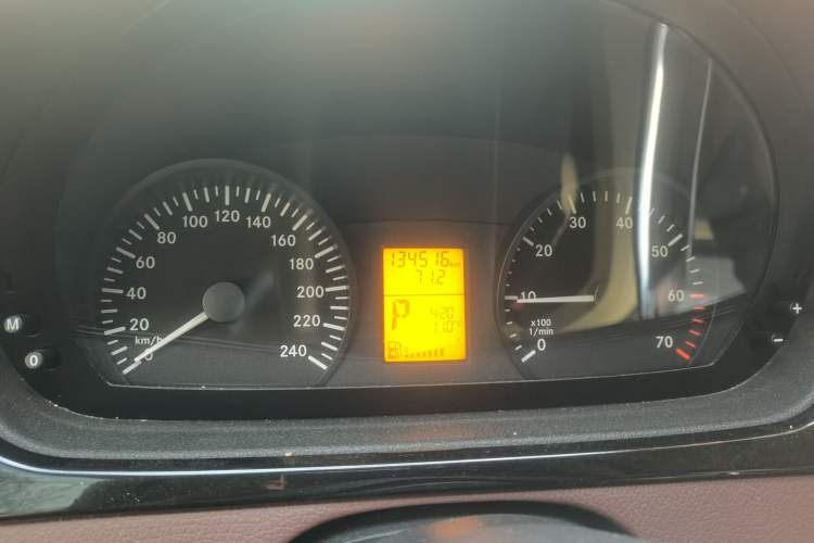 Used Karson Vito 2015 C7 3.0L Business & Luxury Model Variant C Odometer Close Up