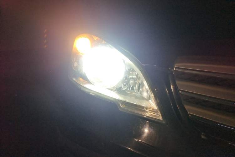 Used Karson Vito 2015 C7 3.0L Business & Luxury Model Variant C Right Front Headlight