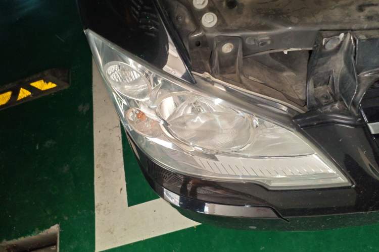 Used Karson Vito 2015 C7 3.0L Commercial Standard Model Right Front Headlight