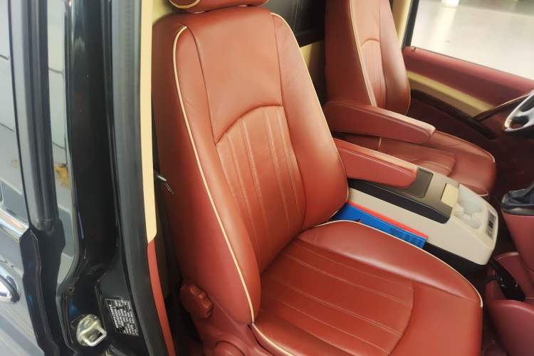 Used Karson Vito 2015 C7 3.0L Commercial Standard Model Right Front Seat