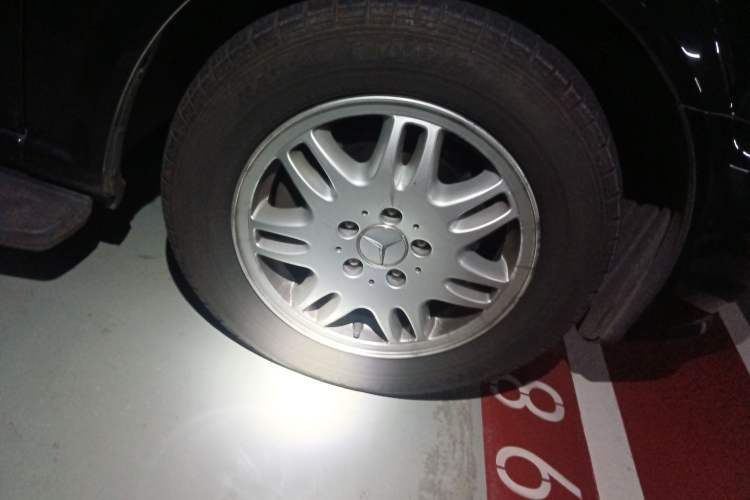 Used Karson Vito 2015 C7 3.0L Commercial Standard Model Right Front Wheel Hub