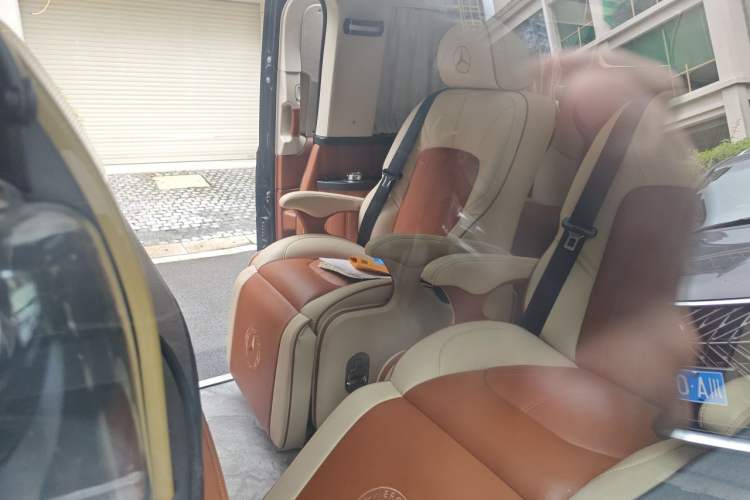 Used Karson Vito  Left Rear Seat