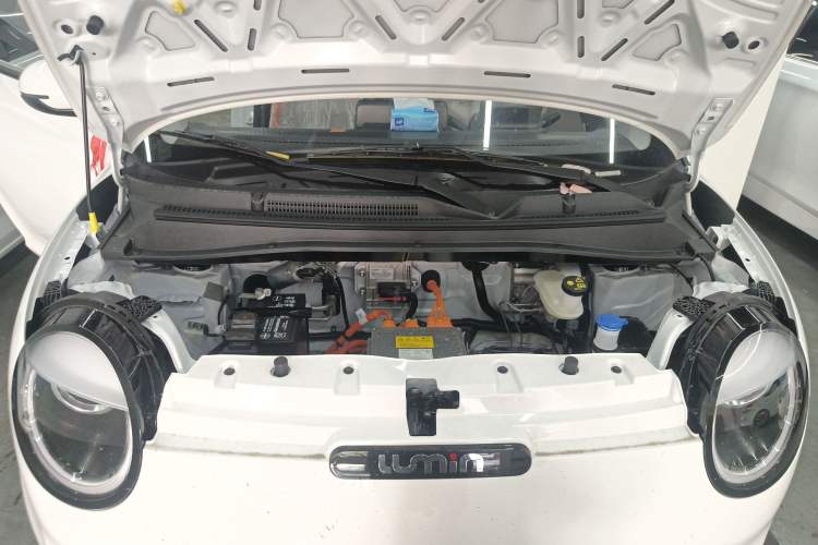 Used Kawei K1 2015 3.2T Base Version Engine Bay
