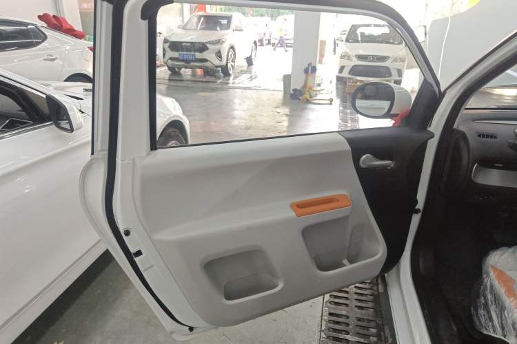 Used Kawei K1 2015 3.2T Base Version Left Rear Door Interior