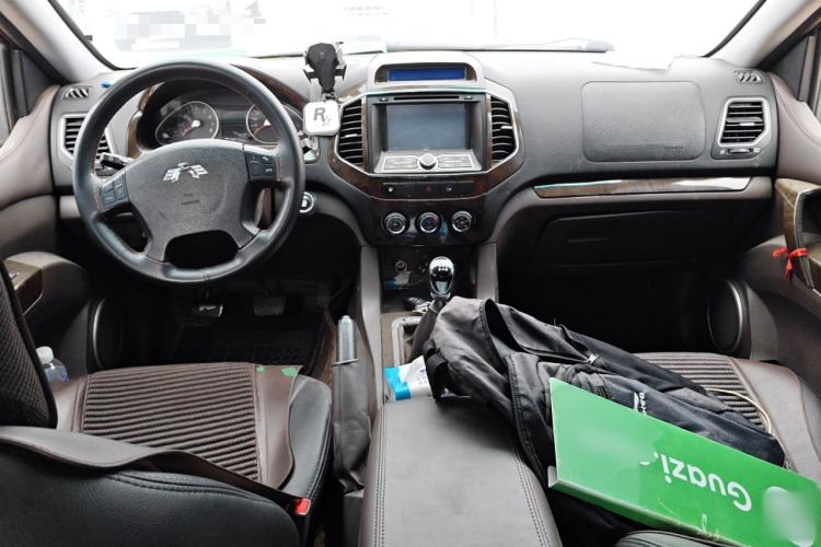 Used Kawei K150GT 2018 2.0T Gasoline Manual Two-Wheel Drive Flagship Version 4G63S4T Center Console